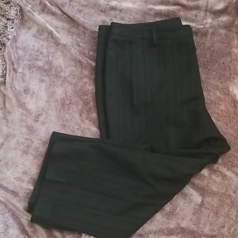 Nine West pinstripe capri length pants
